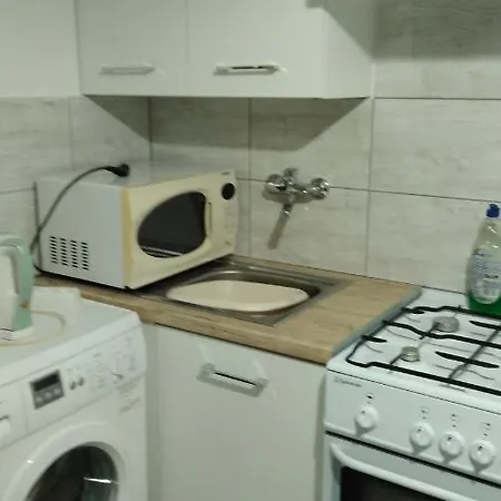 アパート Elmarkos